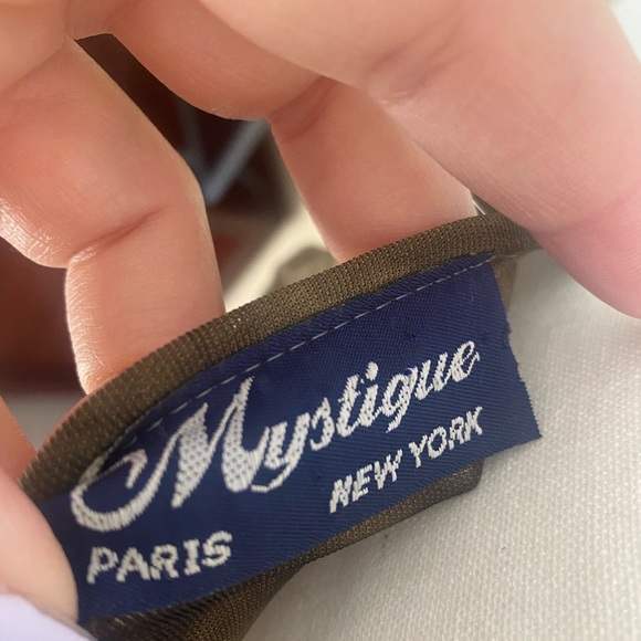 Chic Green Tie Front Blouse by Mystique with Ruffled collar & scrunch sleeves! - Picture 6 of 7